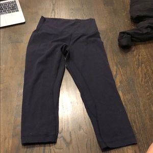Navy size 4 cropped lulu leggings